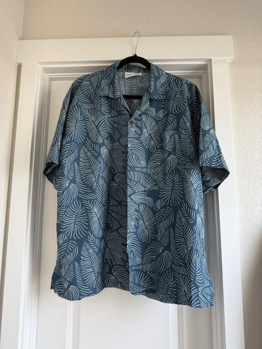 Men's Blue Leaf-Print Hawaiian Shirt